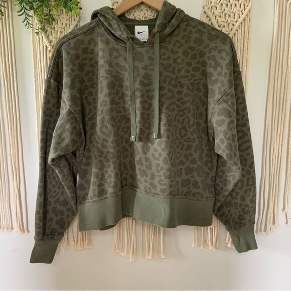 NIKE Women’s Get Fit Pullover Green Leopard Cropped Training Hoodie Size XS - Picture 1 of 14